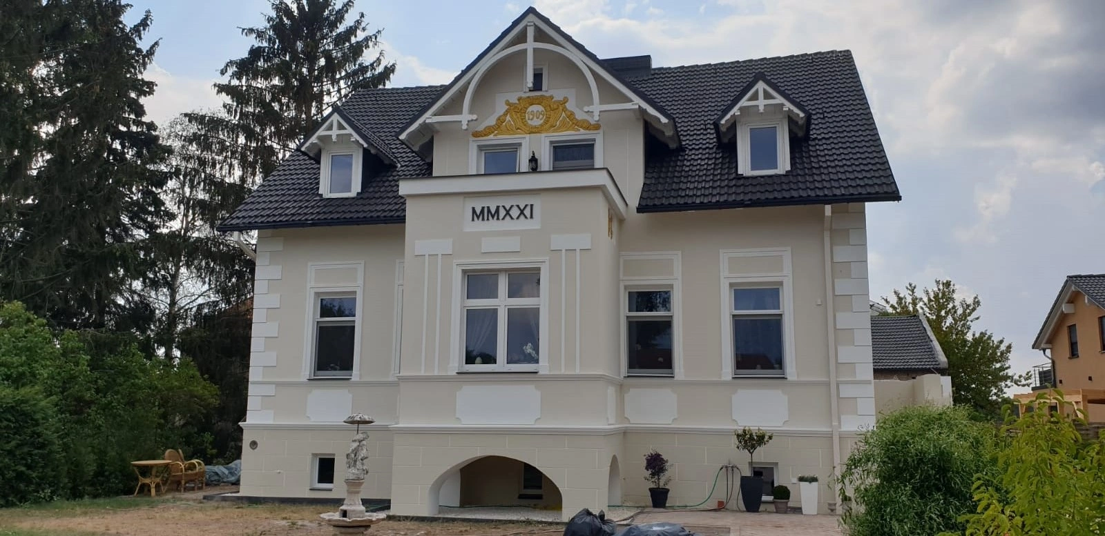 Betonářské práce a hrubá stavba nebo stavba na klíč